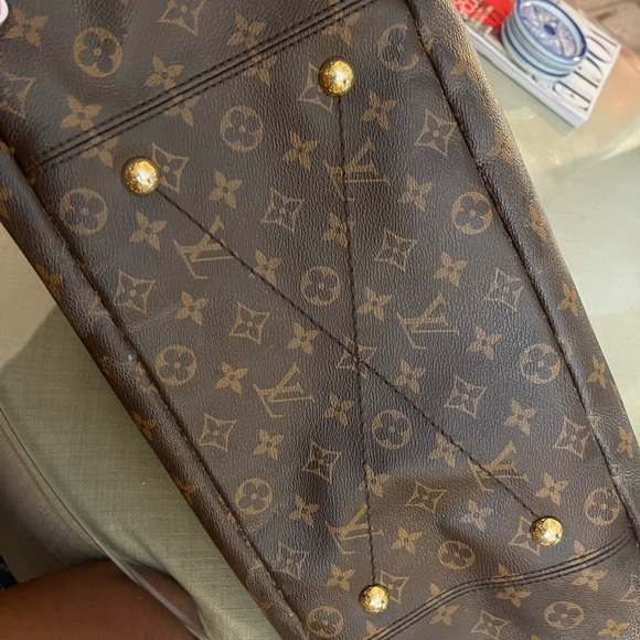 Louis Vuitton Monogram Artsy MM - Picture 4 of 5